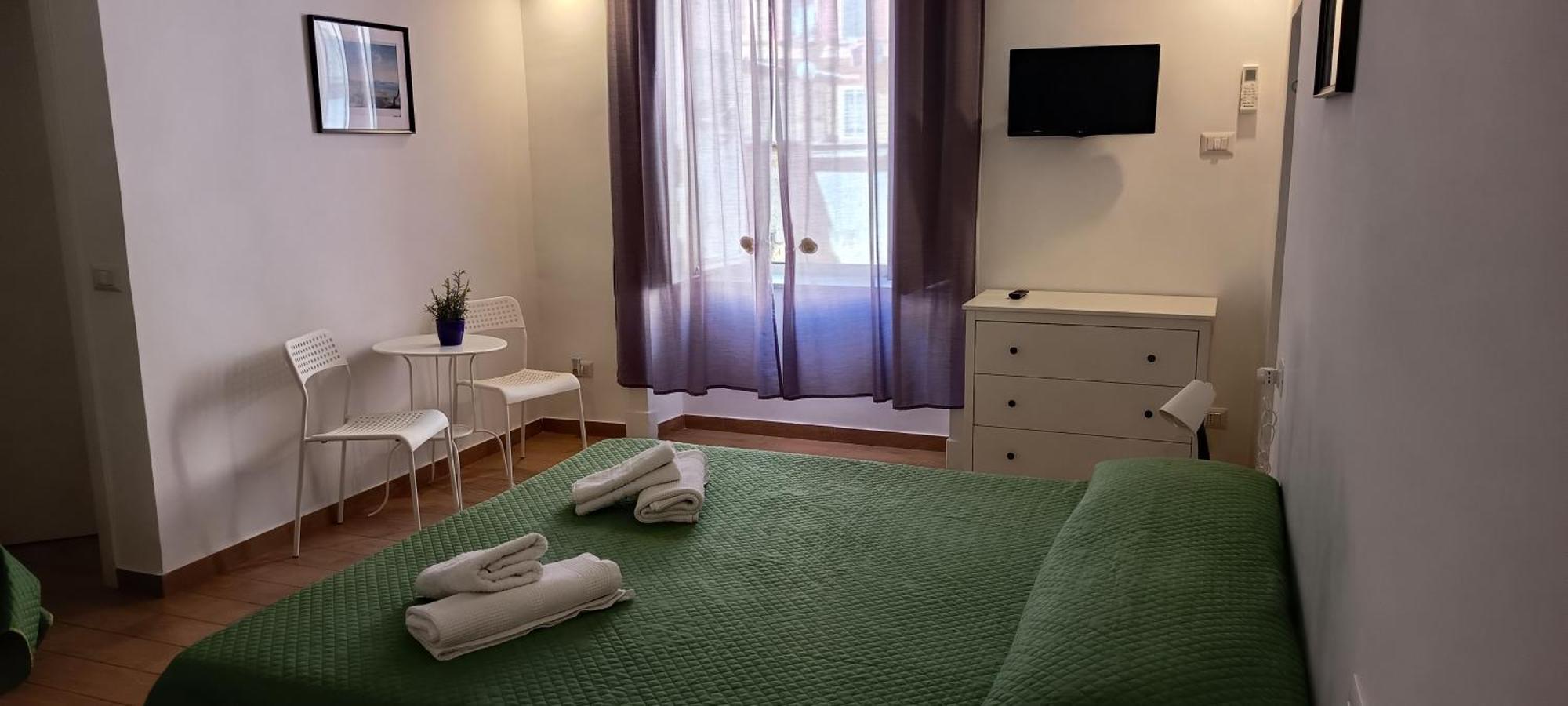 Casa Laura Oliva Mancini Bed & Breakfast Наполи Екстериор снимка