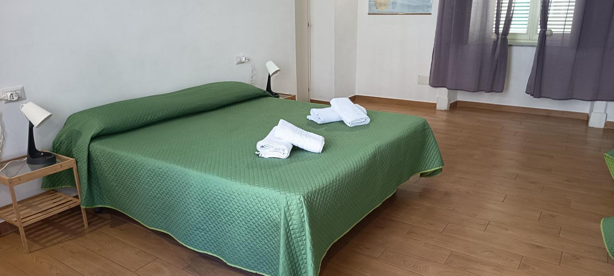 Casa Laura Oliva Mancini Bed & Breakfast Наполи Екстериор снимка