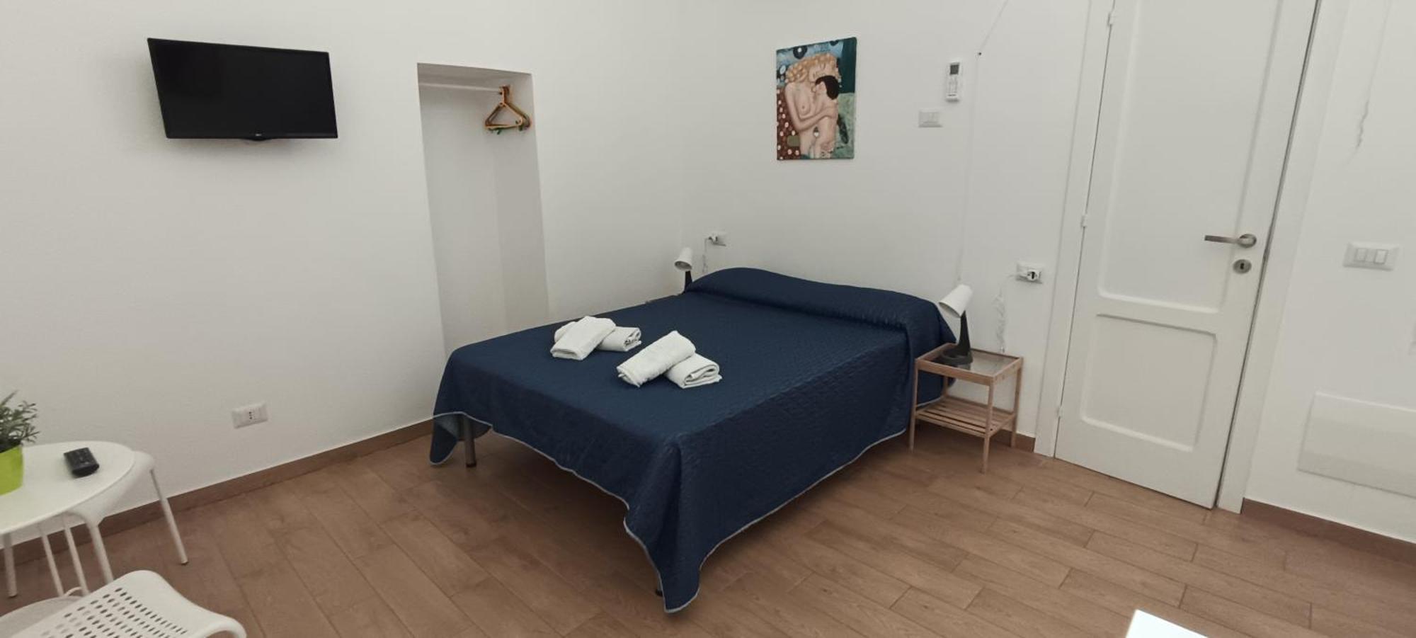 Casa Laura Oliva Mancini Bed & Breakfast Наполи Екстериор снимка