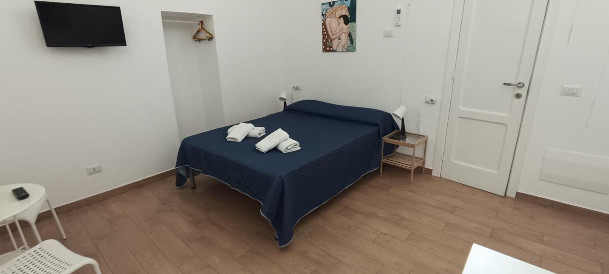 Casa Laura Oliva Mancini Bed & Breakfast Наполи Екстериор снимка