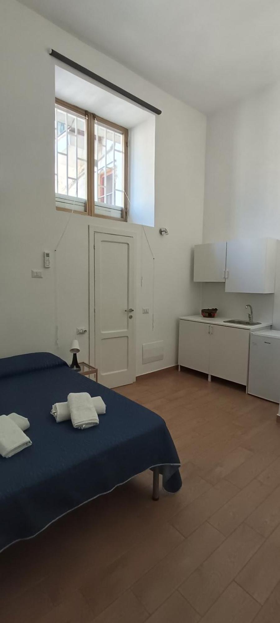Casa Laura Oliva Mancini Bed & Breakfast Наполи Екстериор снимка